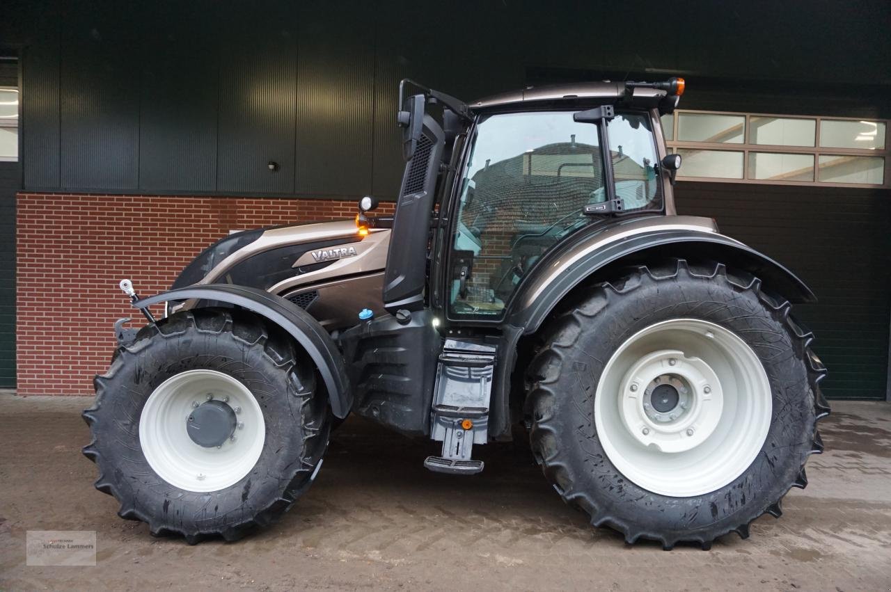 Traktor of the type Valtra T175 Active, Gebrauchtmaschine in Borken (Picture 5)