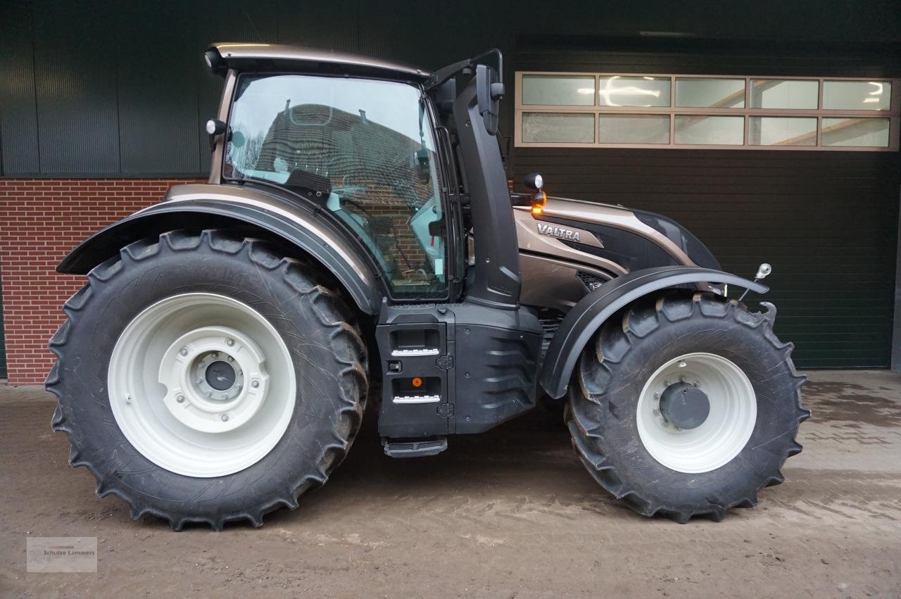 Traktor of the type Valtra T175 Active, Gebrauchtmaschine in Borken (Picture 4)