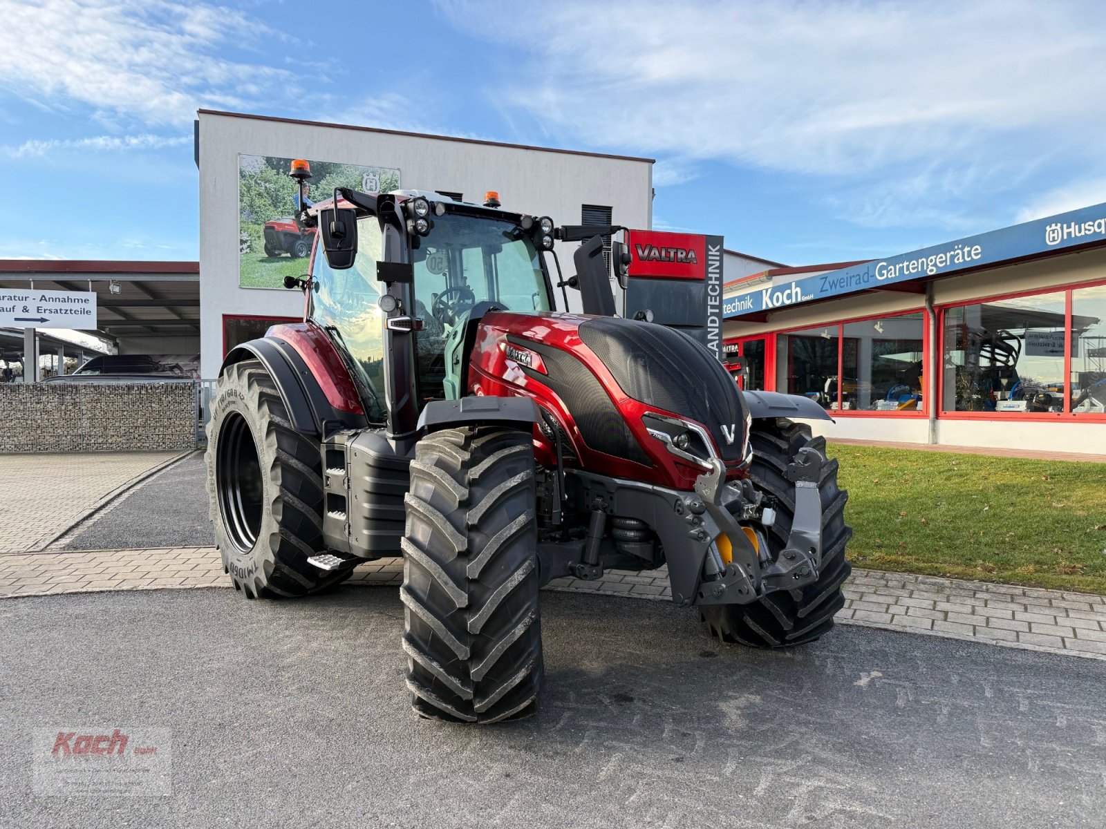 Traktor του τύπου Valtra T175 Active, Neumaschine σε Neumarkt / Pölling (Φωτογραφία 1)