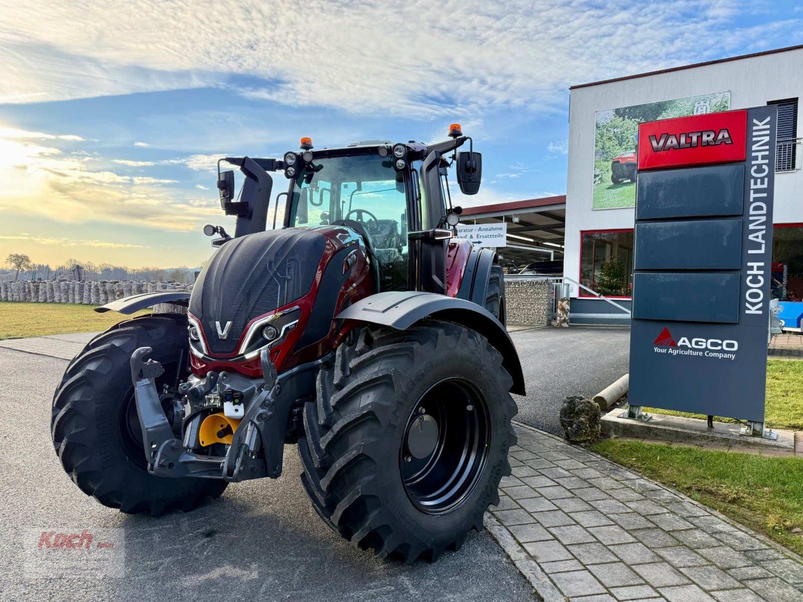 Traktor του τύπου Valtra T175 Active, Neumaschine σε Neumarkt / Pölling (Φωτογραφία 2)