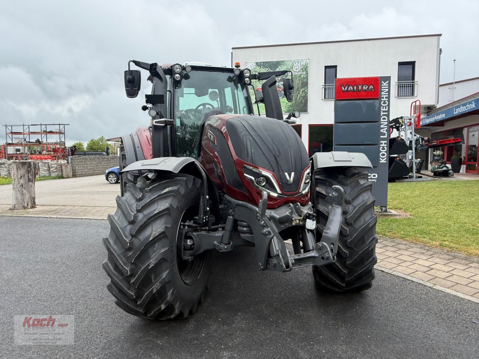 Traktor van het type Valtra T175 D, Neumaschine in Neumarkt / Pölling (Foto 2)