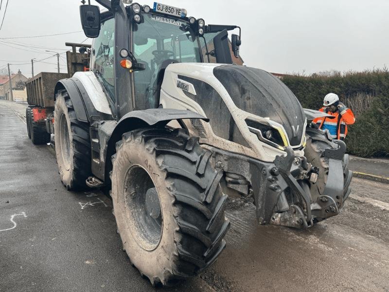 Traktor του τύπου Valtra T175 EA, Gebrauchtmaschine σε Richebourg (Φωτογραφία 5)