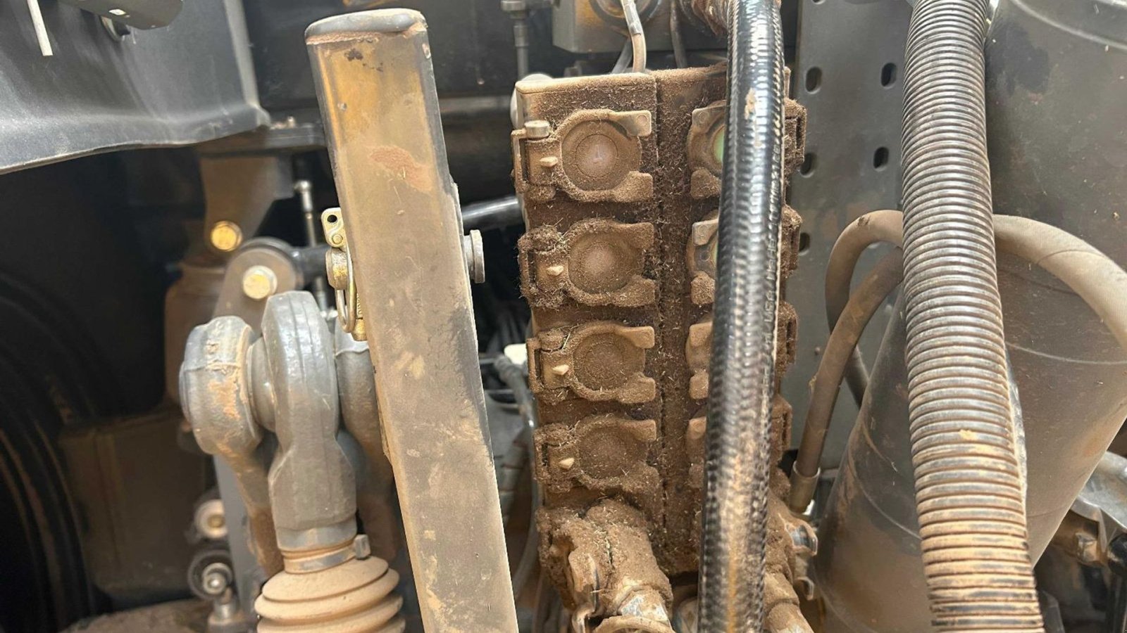 Traktor Türe ait Valtra T175  SOLGT!!! Kun 1.650 timer. Front lift.  Luftbremser., Gebrauchtmaschine içinde Kolding (resim 11)