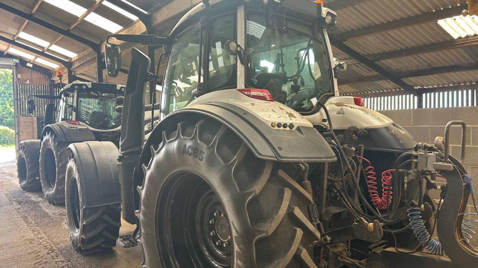 Traktor Türe ait Valtra T175  SOLGT!!! Kun 1.650 timer. Front lift.  Luftbremser., Gebrauchtmaschine içinde Kolding (resim 4)