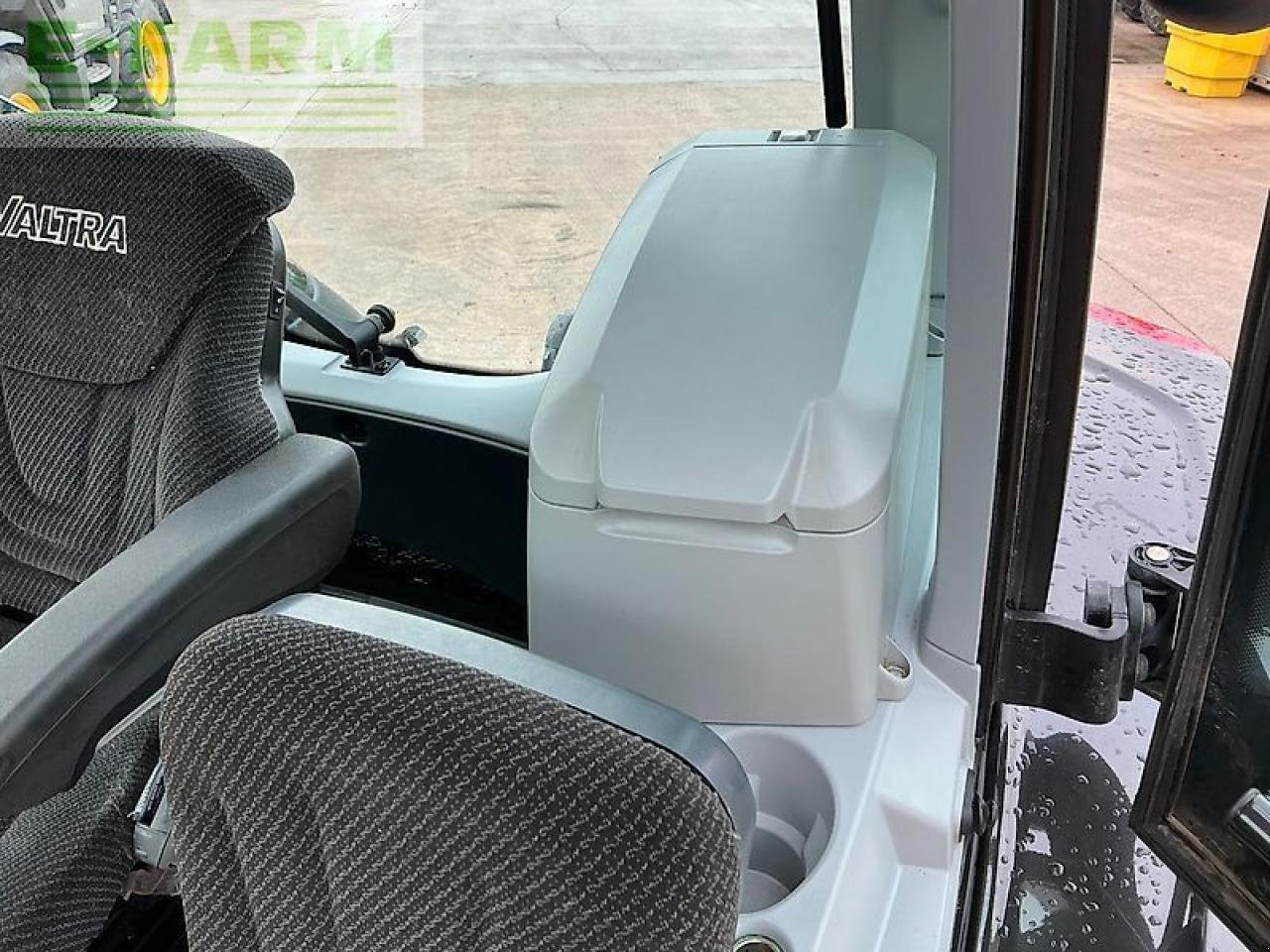 Traktor of the type Valtra t175 versu tractor (st25520) Versu, Gebrauchtmaschine in SHAFTESBURY (Picture 21)