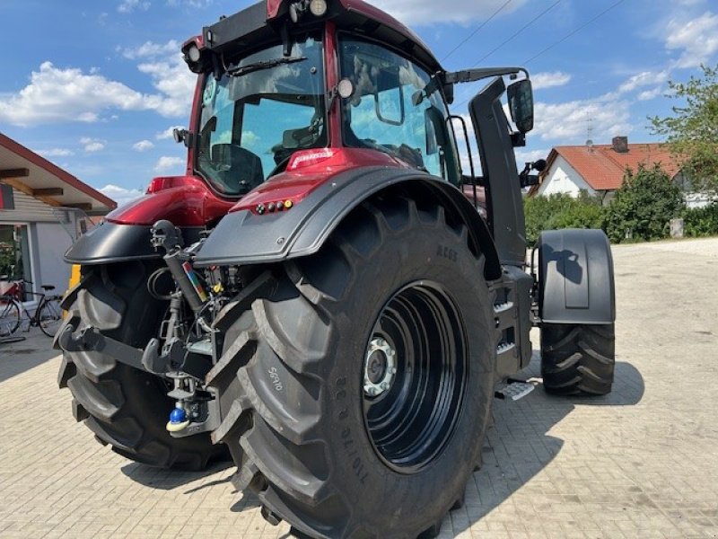 Traktor of the type Valtra T175 Versu, Neumaschine in Berching (Picture 3)