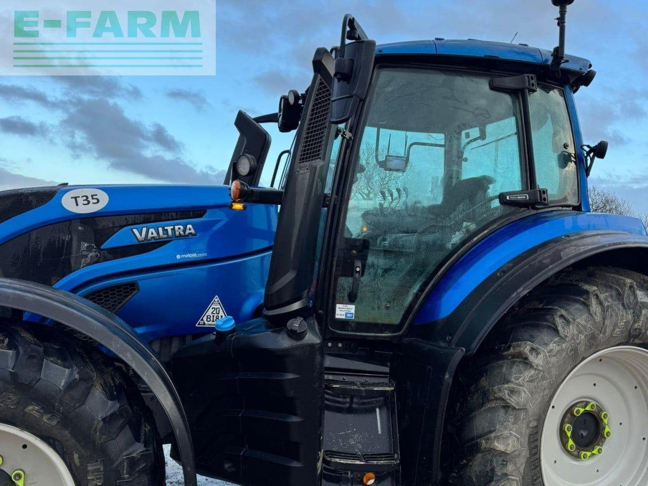 Traktor tip Valtra T175, Gebrauchtmaschine in WARTON, CARNFORTH (Poză 1)