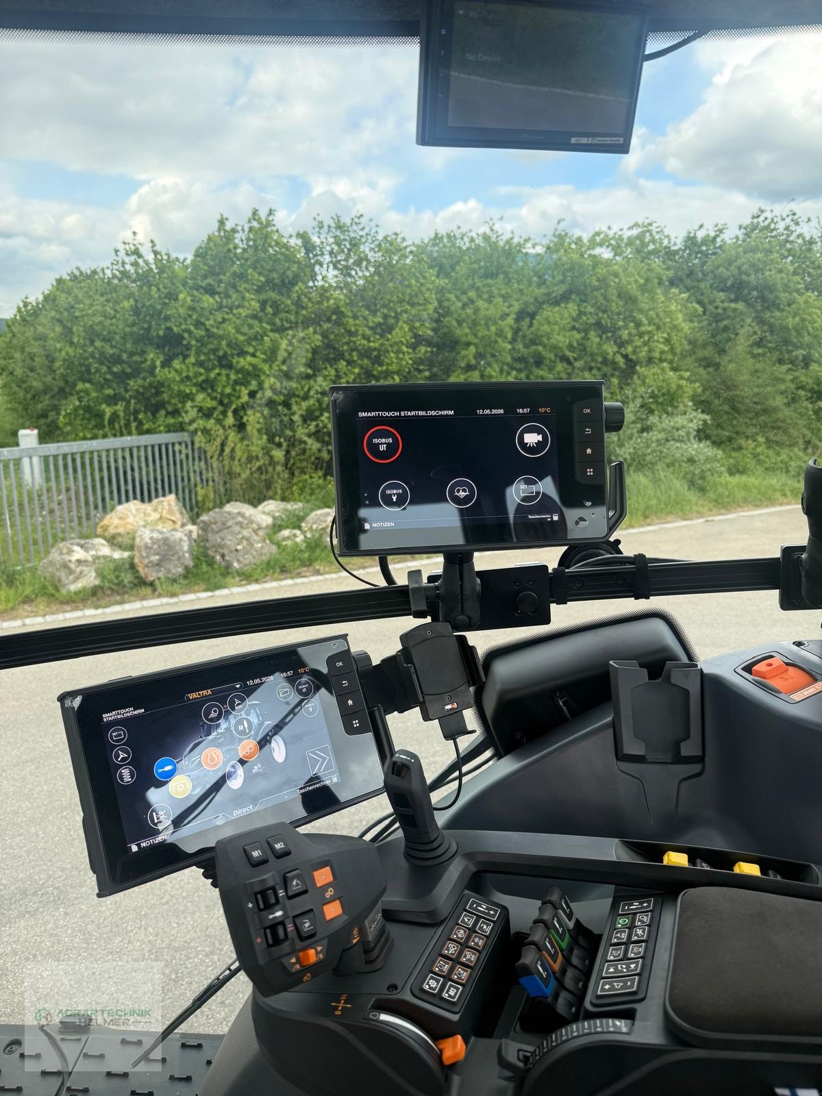 Traktor типа Valtra T175, Neumaschine в Rain (Фотография 10)