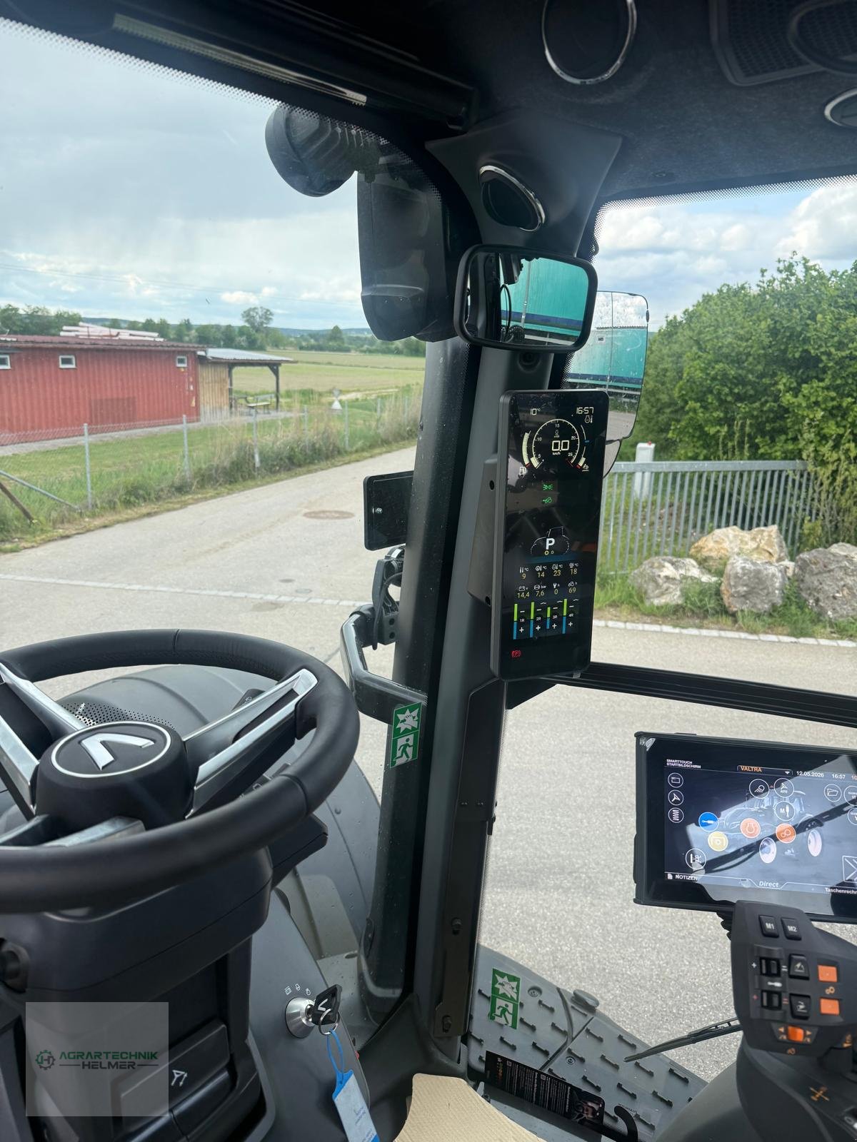 Traktor типа Valtra T175, Neumaschine в Rain (Фотография 11)