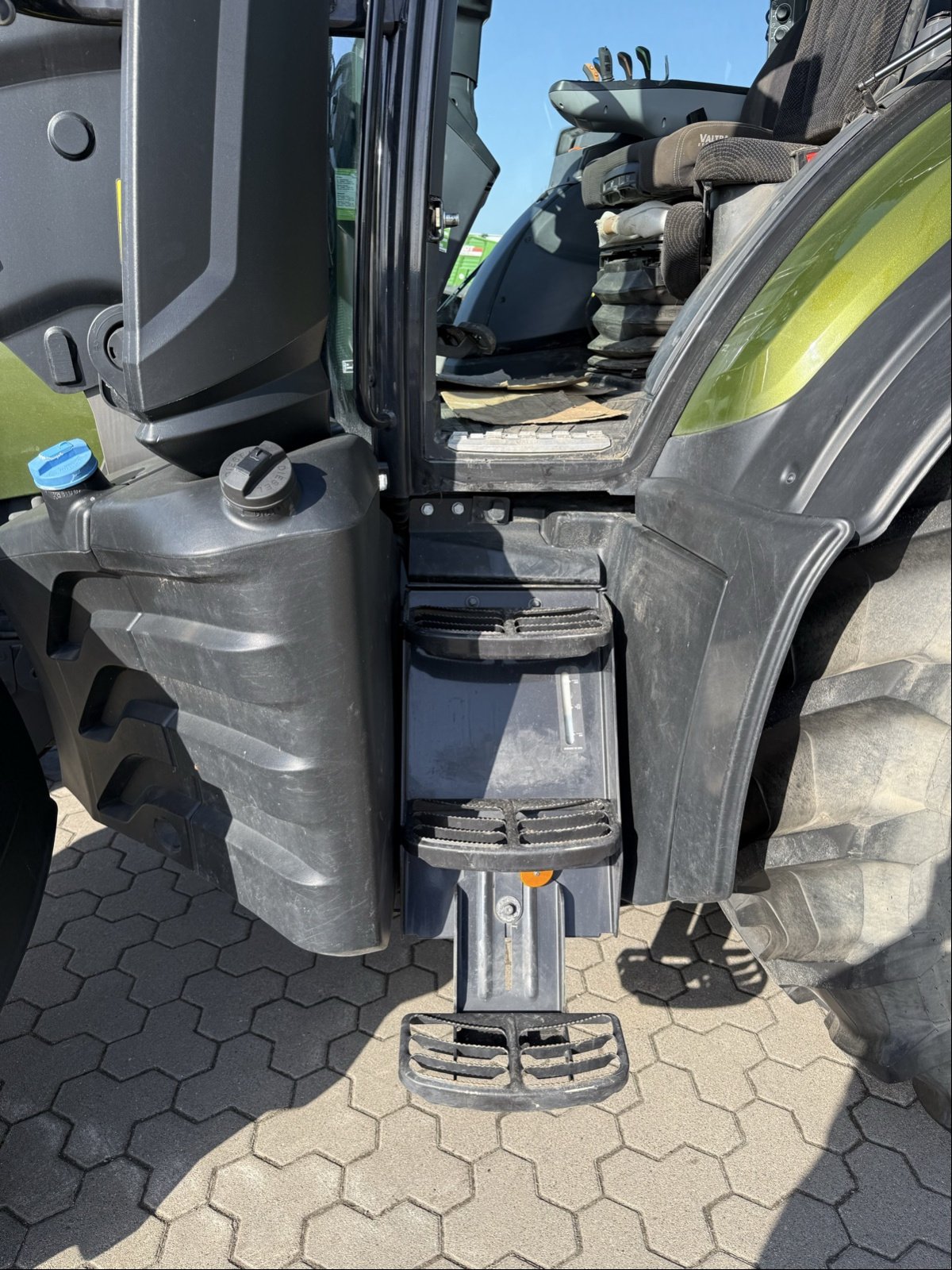 Traktor Türe ait Valtra T175e Active, Gebrauchtmaschine içinde Gadebusch (resim 8)