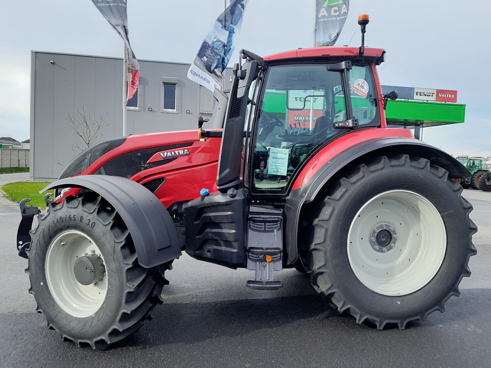 Traktor του τύπου Valtra T175e Active, Gebrauchtmaschine σε Kottingneusiedl (Φωτογραφία 2)