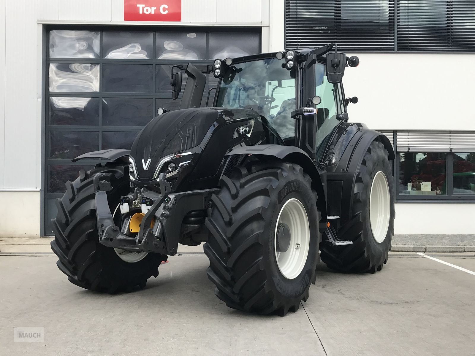 Traktor typu Valtra T175e Direct, Neumaschine v Burgkirchen (Obrázek 1)