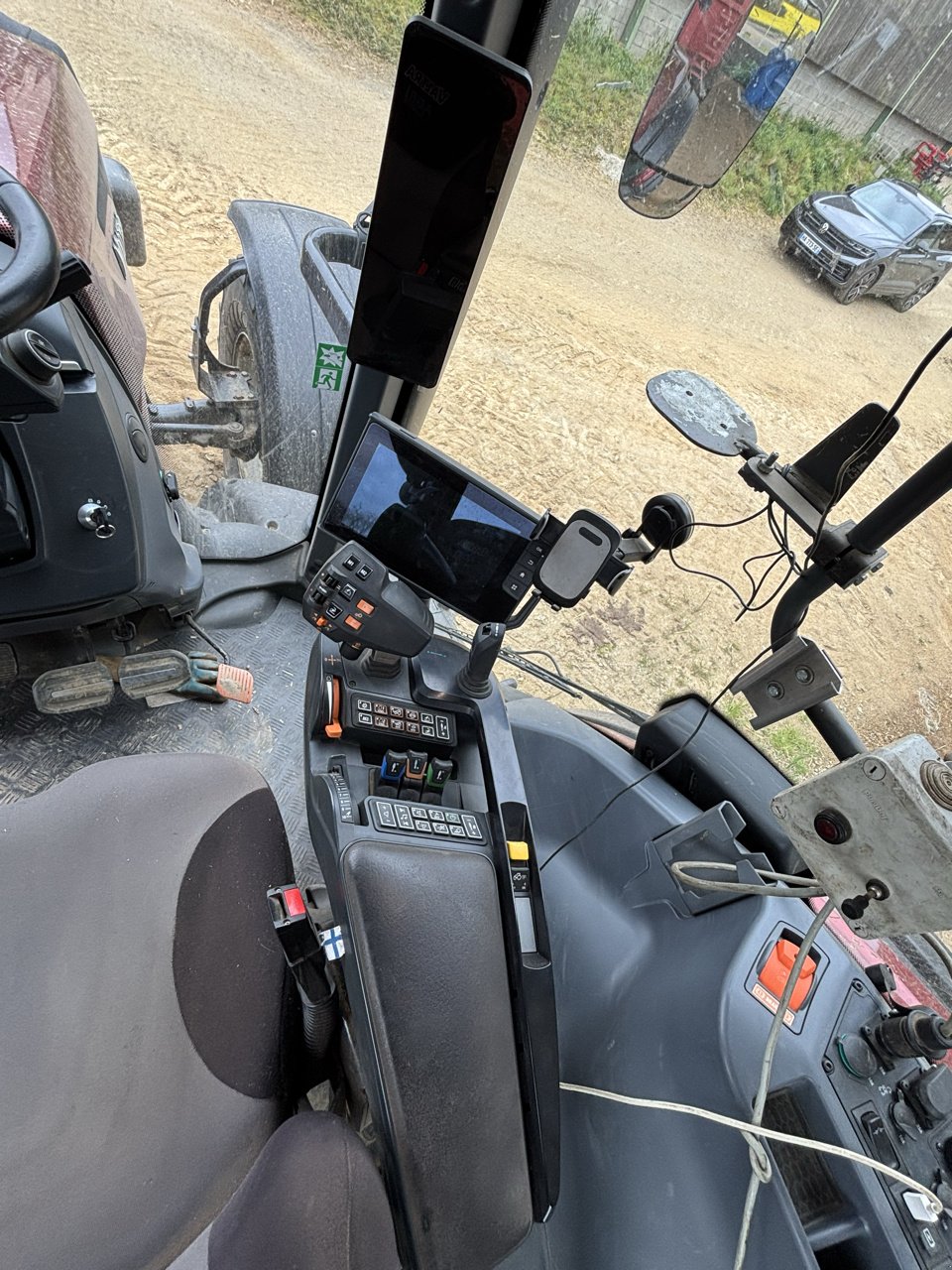 Traktor типа Valtra T175eD, Gebrauchtmaschine в PASSAIS LA CONCEPTION (Фотография 3)