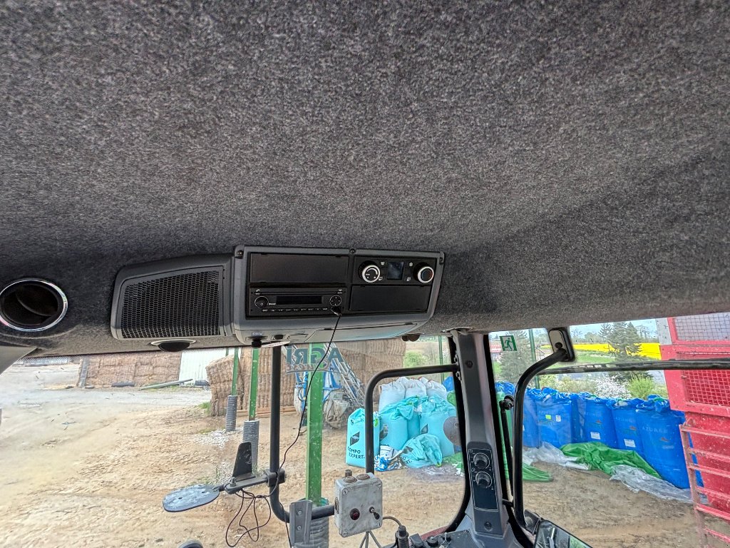 Traktor типа Valtra T175eD, Gebrauchtmaschine в PASSAIS LA CONCEPTION (Фотография 4)