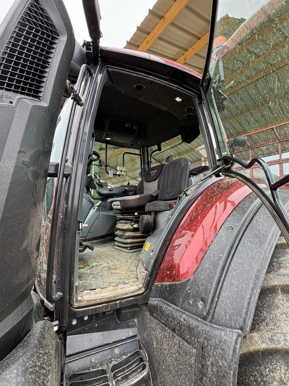 Traktor типа Valtra T175eD, Gebrauchtmaschine в PASSAIS LA CONCEPTION (Фотография 2)