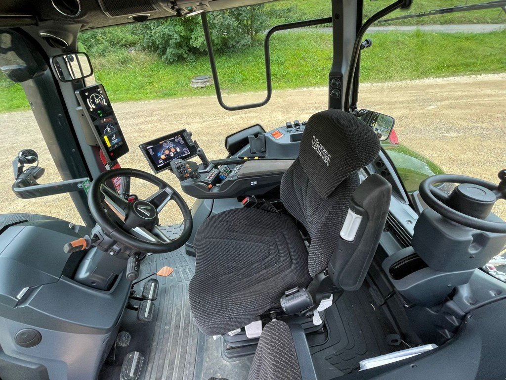 Traktor van het type Valtra T175V, Vorführmaschine in Schaffhausen (Foto 5)