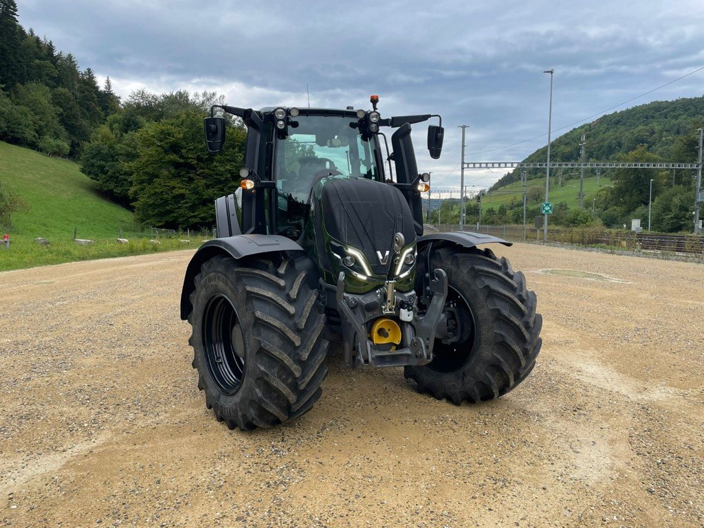 Traktor van het type Valtra T175V, Vorführmaschine in Schaffhausen (Foto 2)