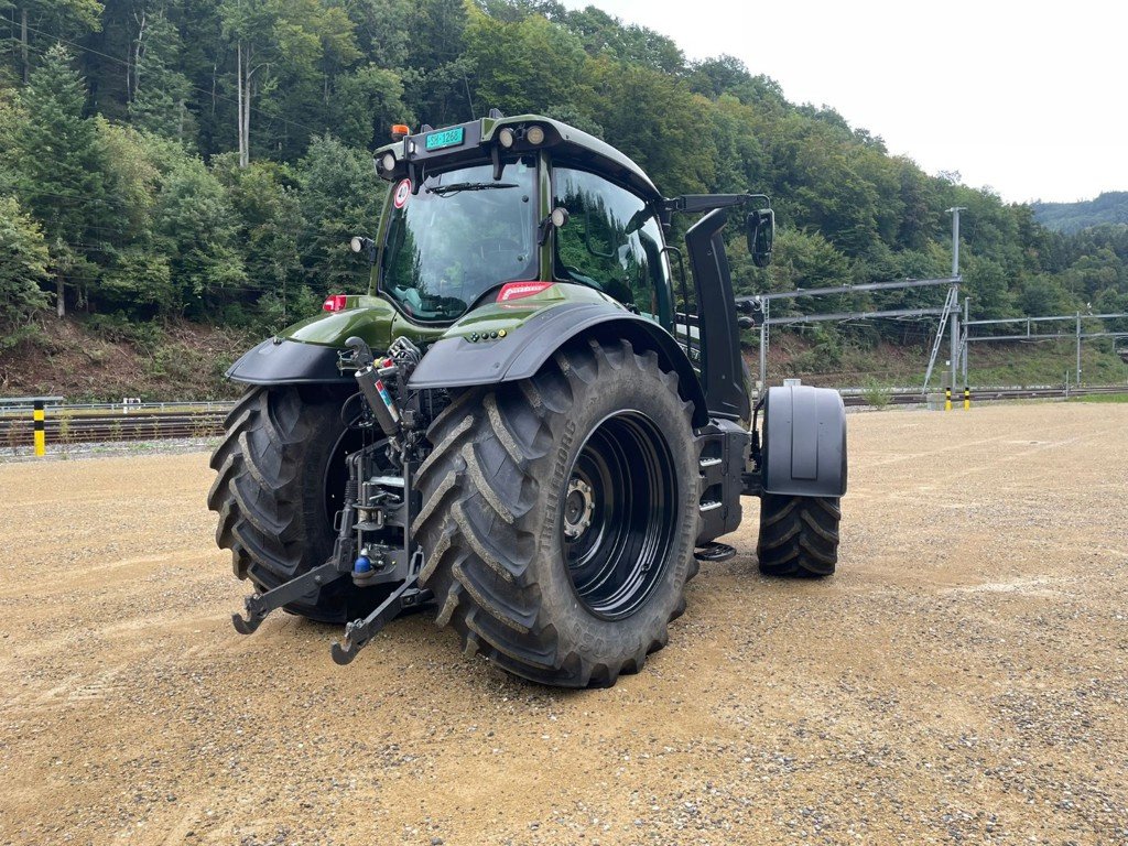 Traktor van het type Valtra T175V, Vorführmaschine in Schaffhausen (Foto 4)
