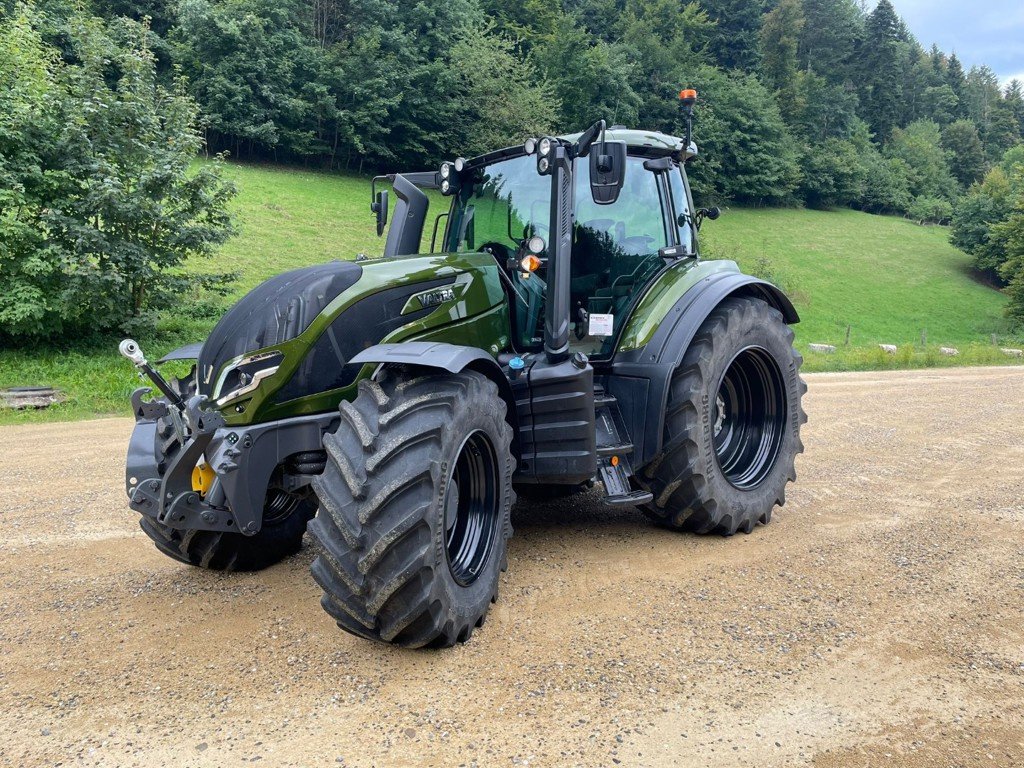 Traktor van het type Valtra T175V, Vorführmaschine in Schaffhausen (Foto 1)