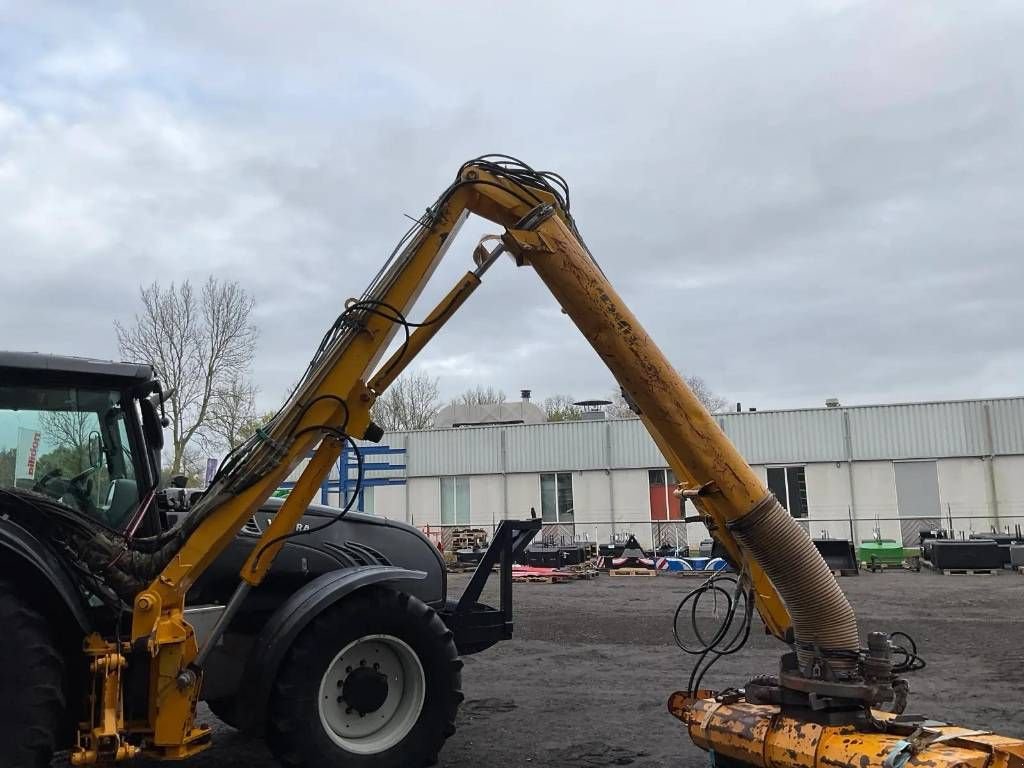 Traktor of the type Valtra T182 Direct met maaiarm, Gebrauchtmaschine in Marknesse (Picture 9)