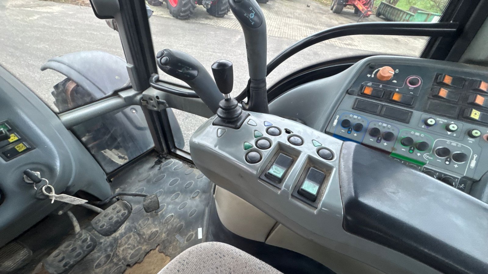 Traktor van het type Valtra T190 KUN 6100 TIMER!, Gebrauchtmaschine in Nørager (Foto 17)