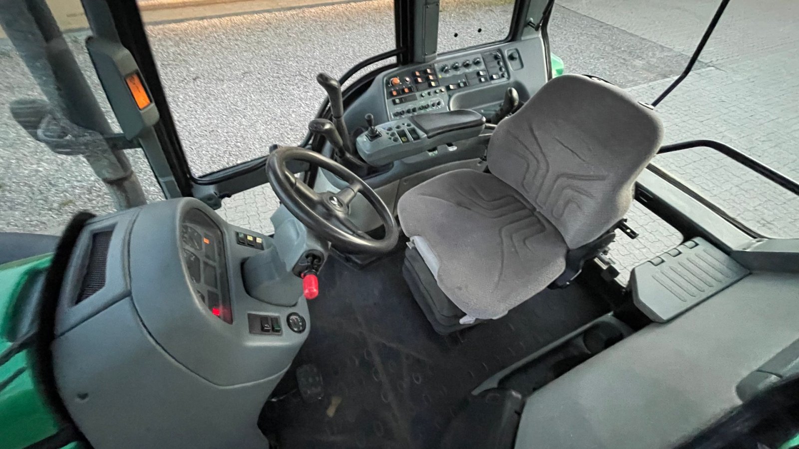 Traktor типа Valtra T190, Gebrauchtmaschine в Nimtofte (Фотография 10)