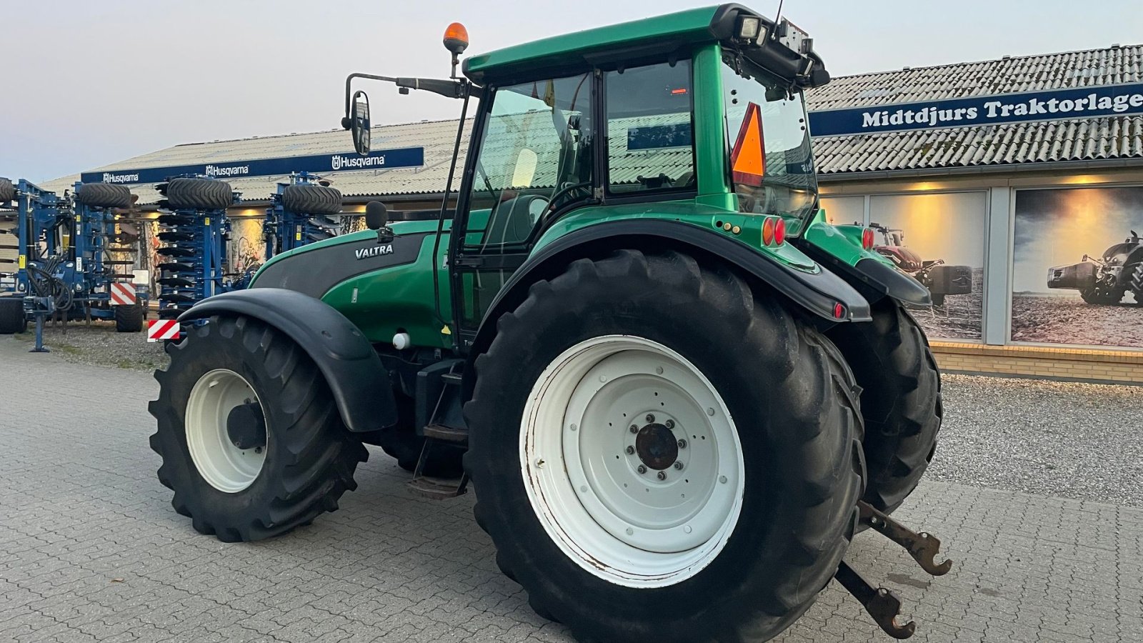 Traktor типа Valtra T190, Gebrauchtmaschine в Nimtofte (Фотография 9)