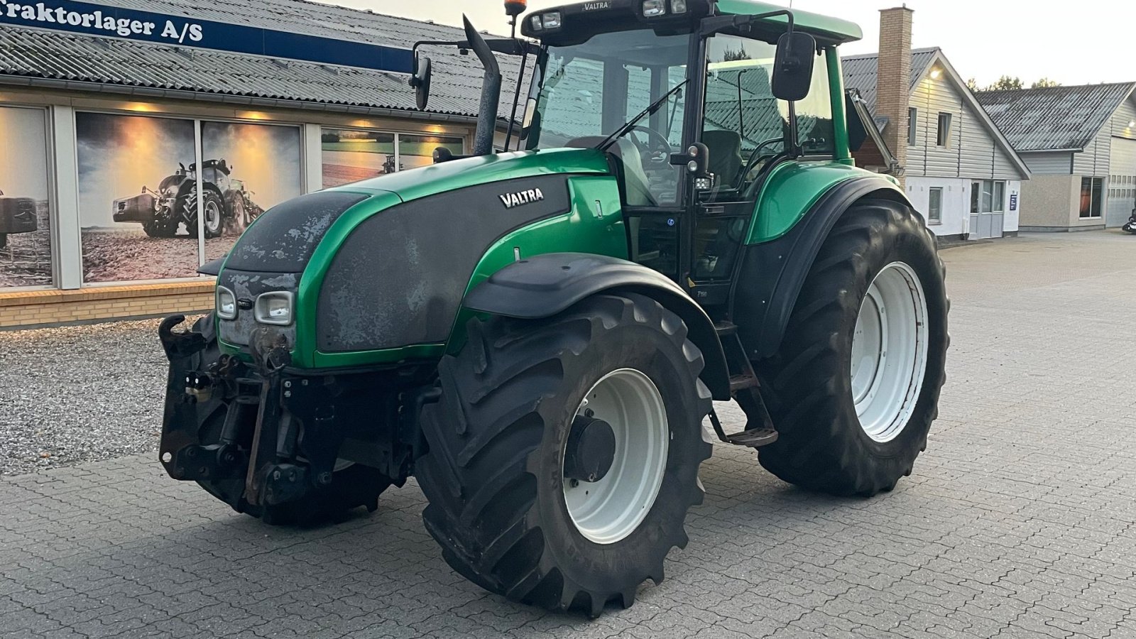 Traktor типа Valtra T190, Gebrauchtmaschine в Nimtofte (Фотография 2)