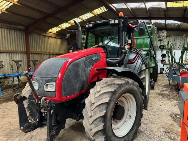 Traktor des Typs Valtra T191, Gebrauchtmaschine in Wangerland (Bild 2)