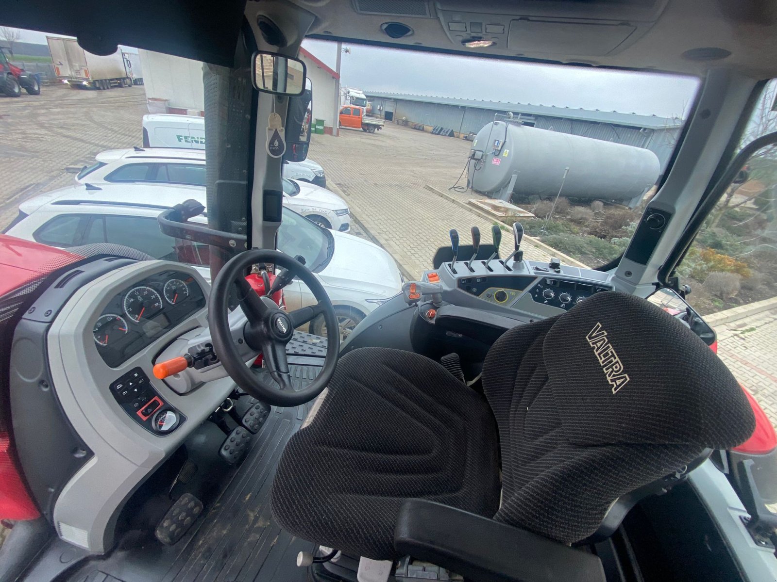 Traktor typu Valtra T194 HiTech, Gebrauchtmaschine v Orţişoara (Obrázek 6)