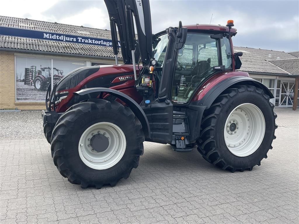 Traktor типа Valtra T195 Active Med Ålø Q7M frontlæsser, Gebrauchtmaschine в Nimtofte (Фотография 11)