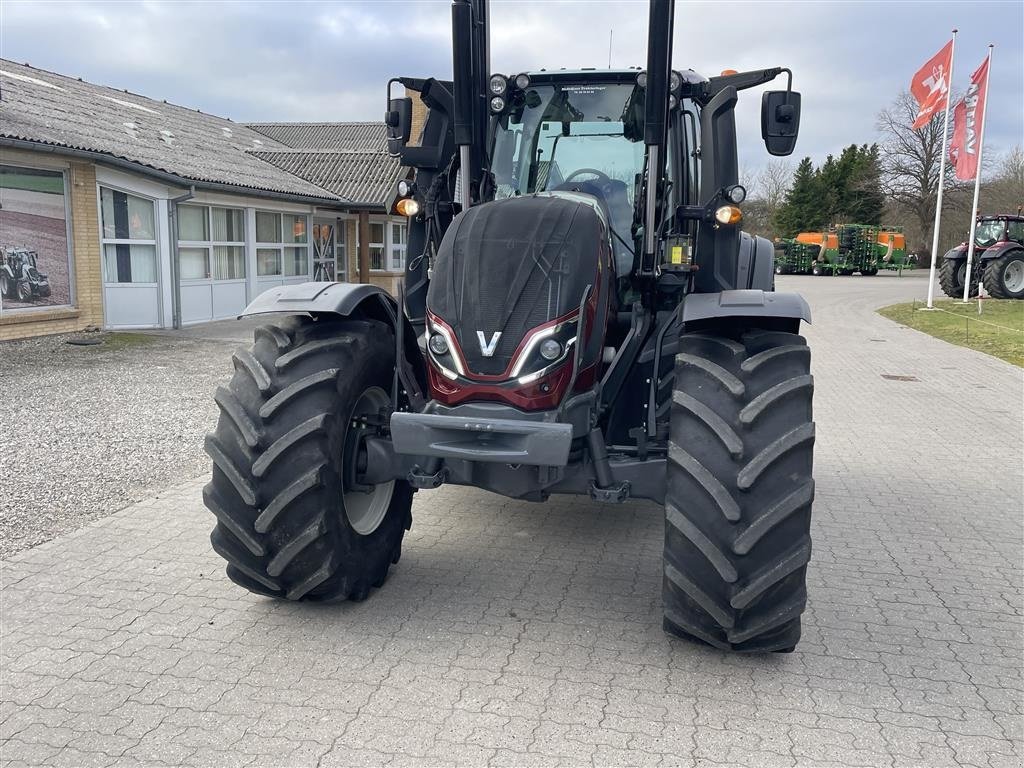 Traktor типа Valtra T195 Active Med Ålø Q7M frontlæsser, Gebrauchtmaschine в Nimtofte (Фотография 12)