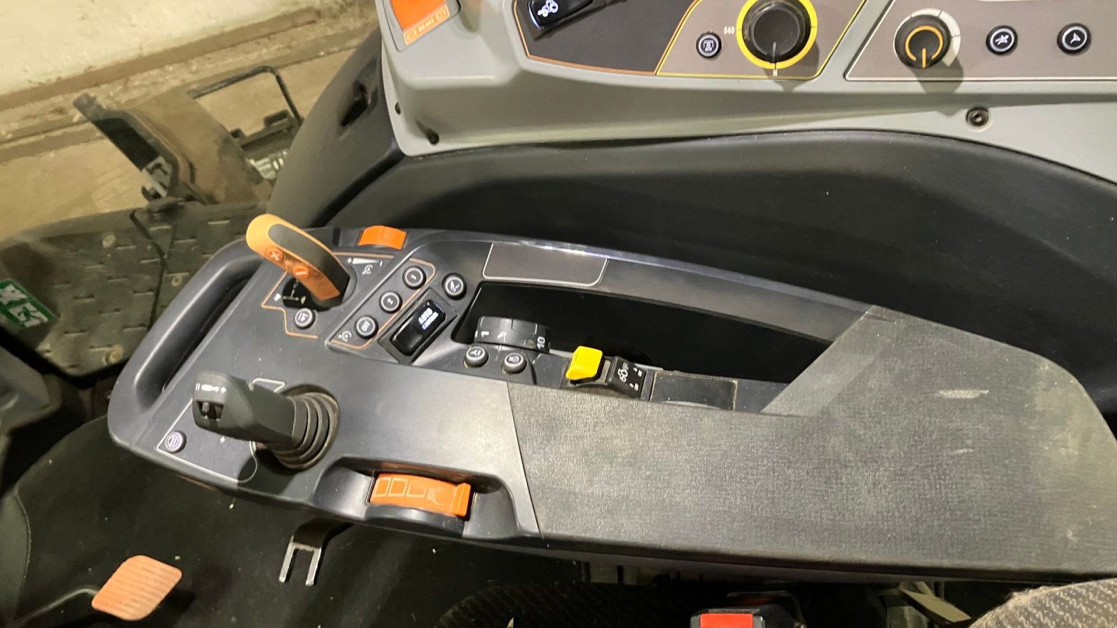 Traktor типа Valtra T195 Active ----- SÆLGES FOR KUNDE ---, Gebrauchtmaschine в Høng (Фотография 10)