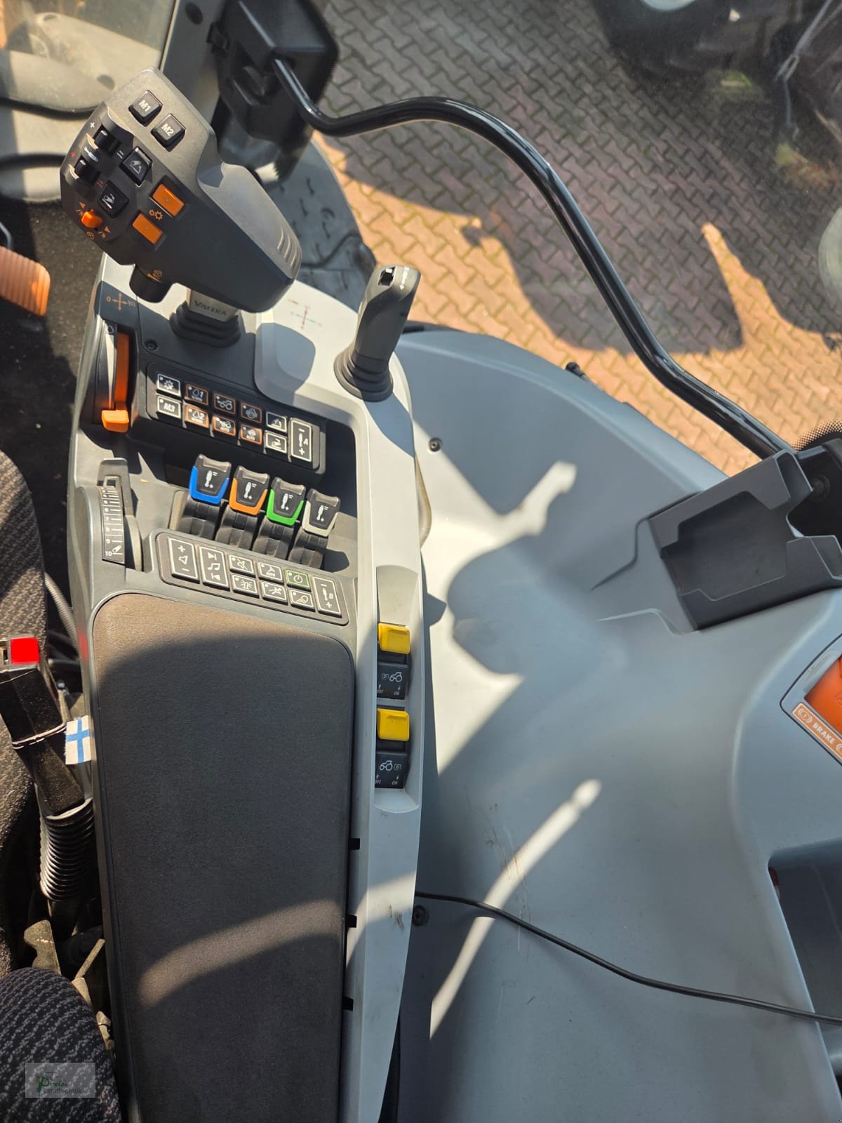 Traktor typu Valtra T195 D, Gebrauchtmaschine v Bad Kötzting (Obrázek 9)