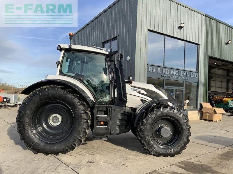 Traktor типа Valtra t195 versu unlimited tractor (st25161) Versu, Gebrauchtmaschine в SHAFTESBURY