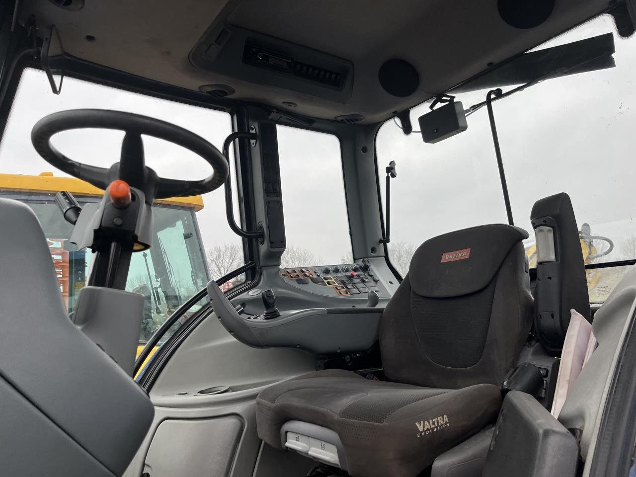 Traktor типа Valtra T202, Gebrauchtmaschine в Maribo (Фотография 8)