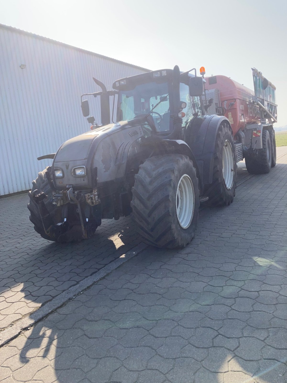 Traktor du type Valtra T202, Gebrauchtmaschine en Wangerland (Photo 3)