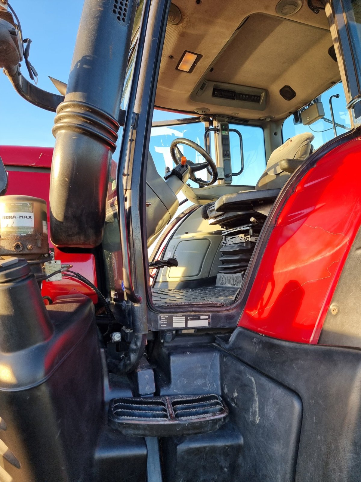 Traktor of the type Valtra T202V, Gebrauchtmaschine in Landsberg am Lech (Picture 3)