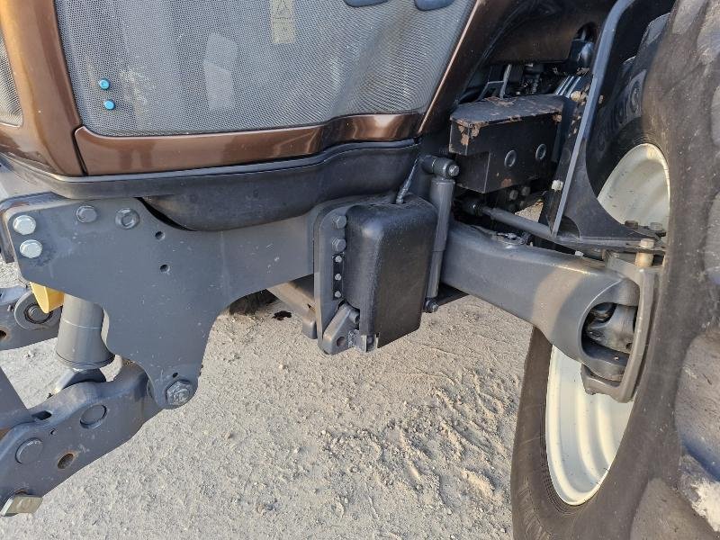 Traktor типа Valtra T203, Gebrauchtmaschine в BRAY en Val (Фотография 4)