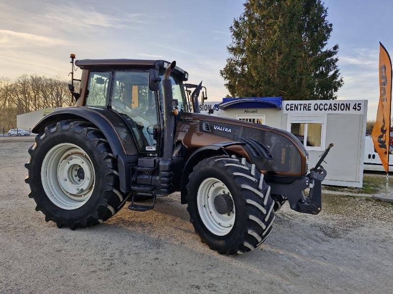Traktor типа Valtra T203, Gebrauchtmaschine в BRAY en Val (Фотография 1)