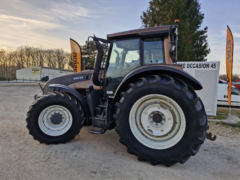 Traktor типа Valtra T203, Gebrauchtmaschine в BRAY en Val (Фотография 9)