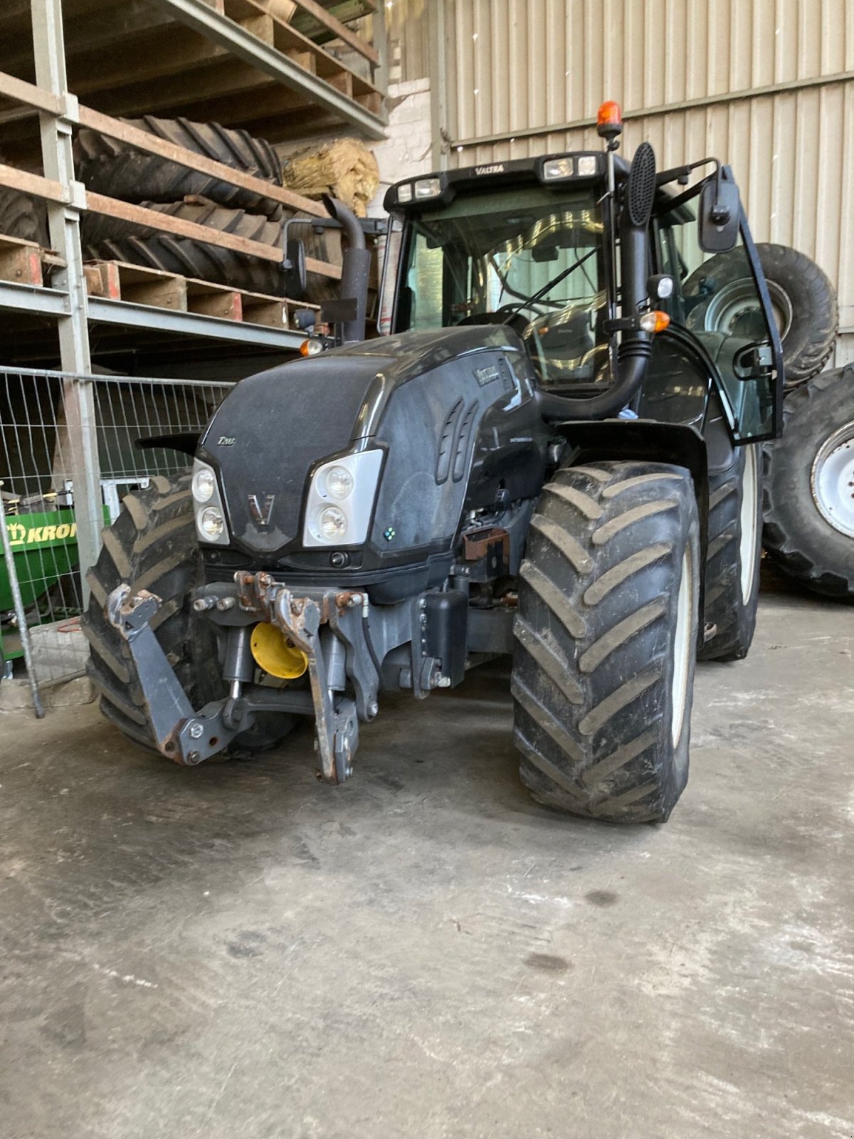 Traktor des Typs Valtra T203, Gebrauchtmaschine in Wangerland (Bild 3)