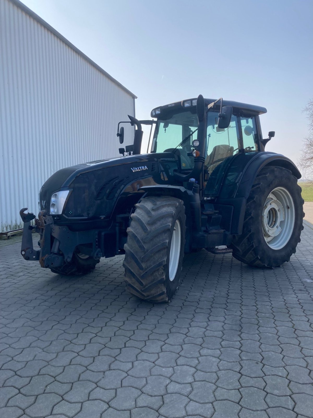 Traktor типа Valtra T213 V VERSU, Gebrauchtmaschine в Wangerland (Фотография 1)