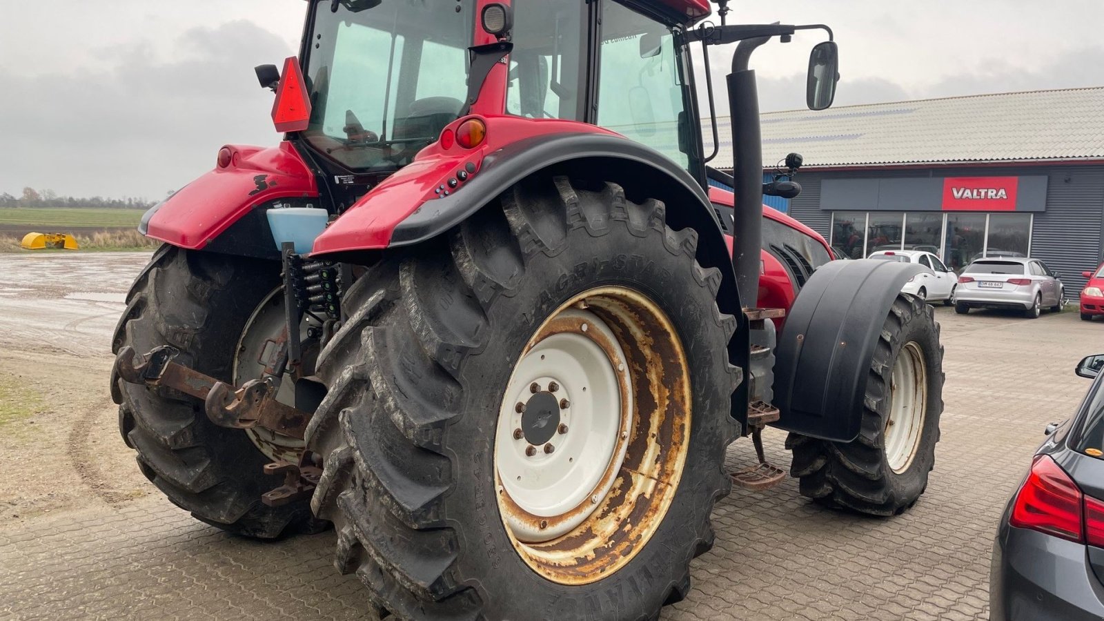 Traktor типа Valtra T213 Versu -- Den fra TV serien Høsten --, Gebrauchtmaschine в Høng (Фотография 5)