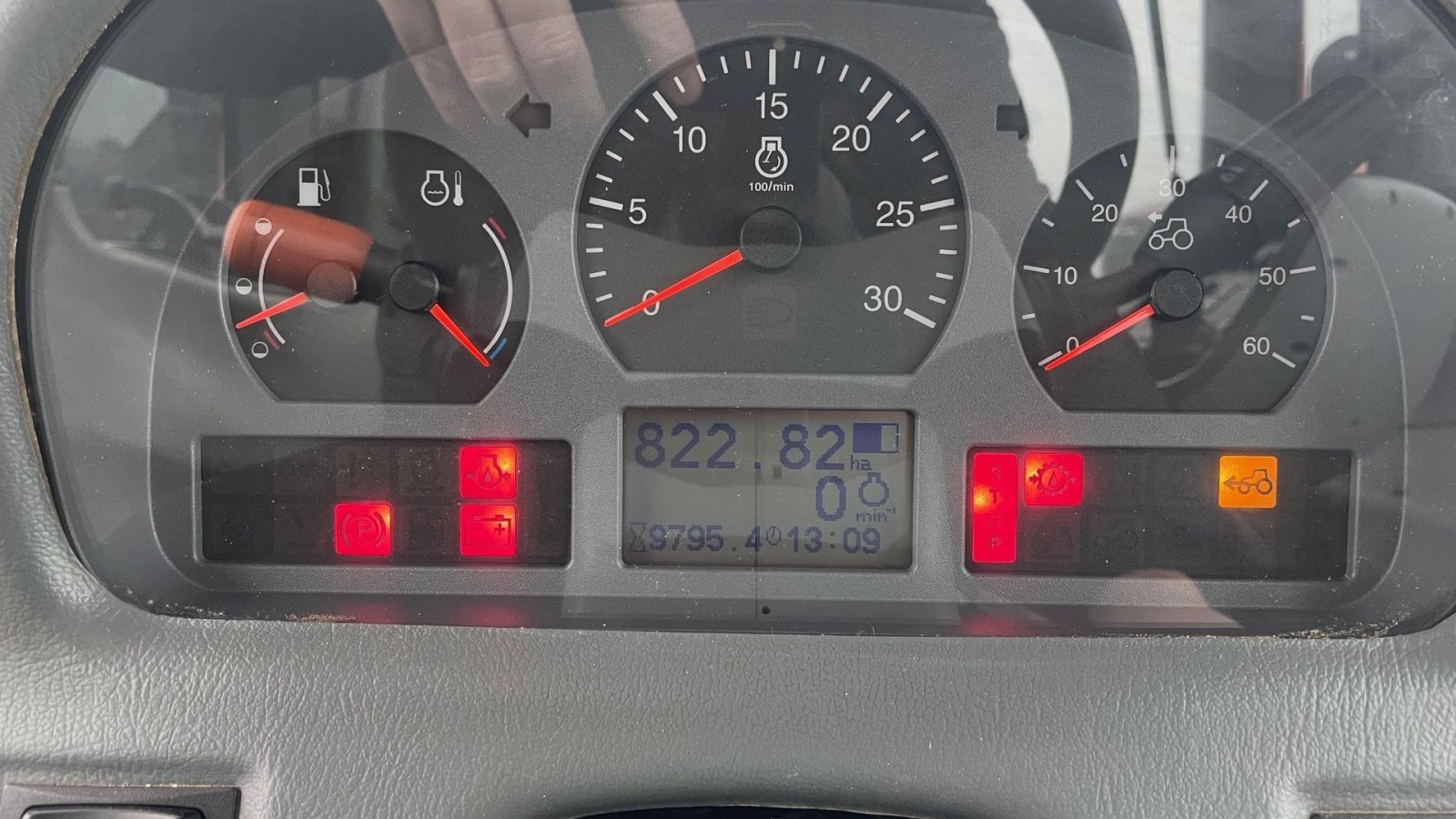 Traktor типа Valtra T213 Versu -- Den fra TV serien Høsten --, Gebrauchtmaschine в Høng (Фотография 8)