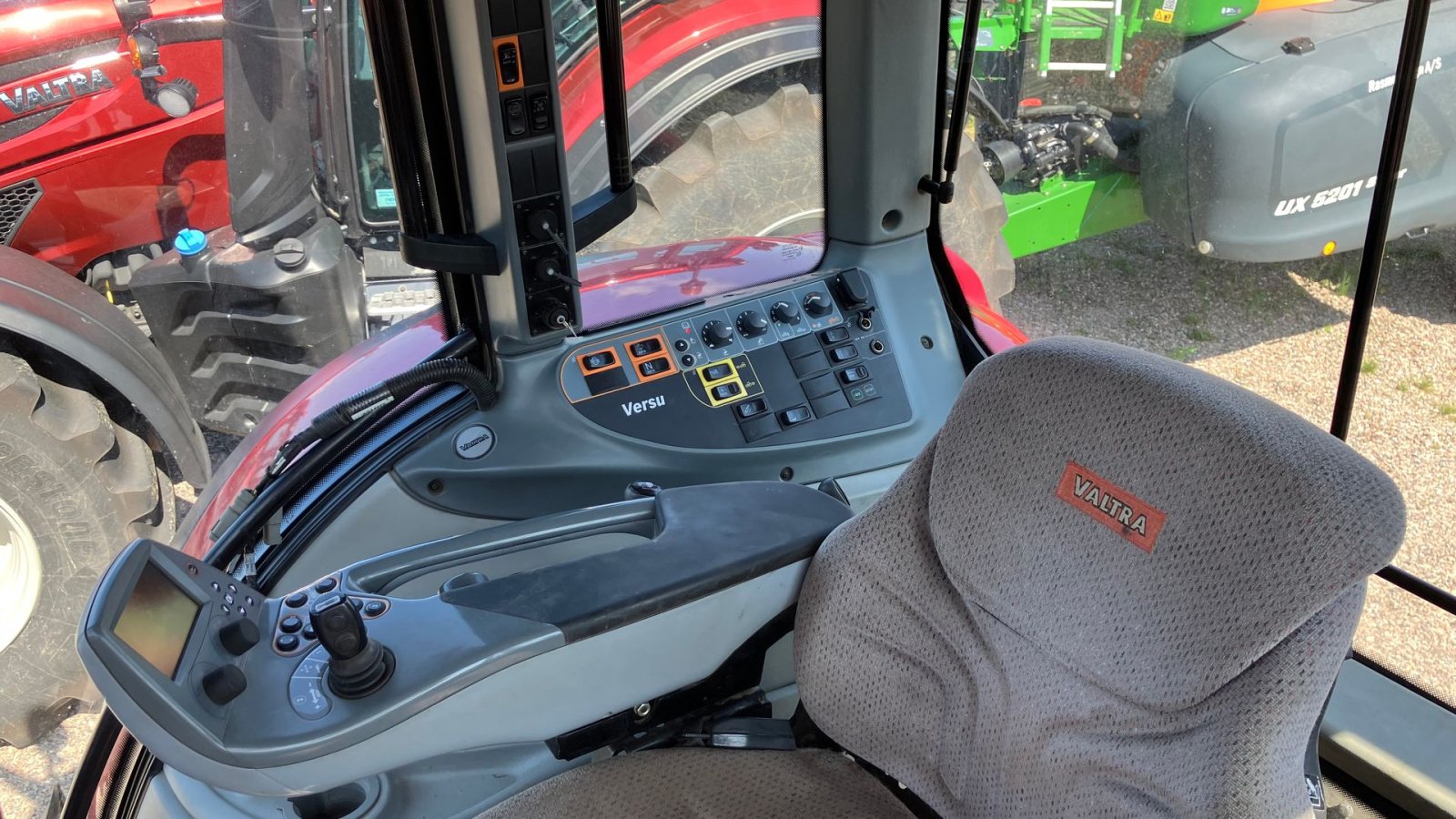 Traktor tipa Valtra T213 Versu - SÆLGES FOR KUNDE;, Gebrauchtmaschine u Høng (Slika 11)