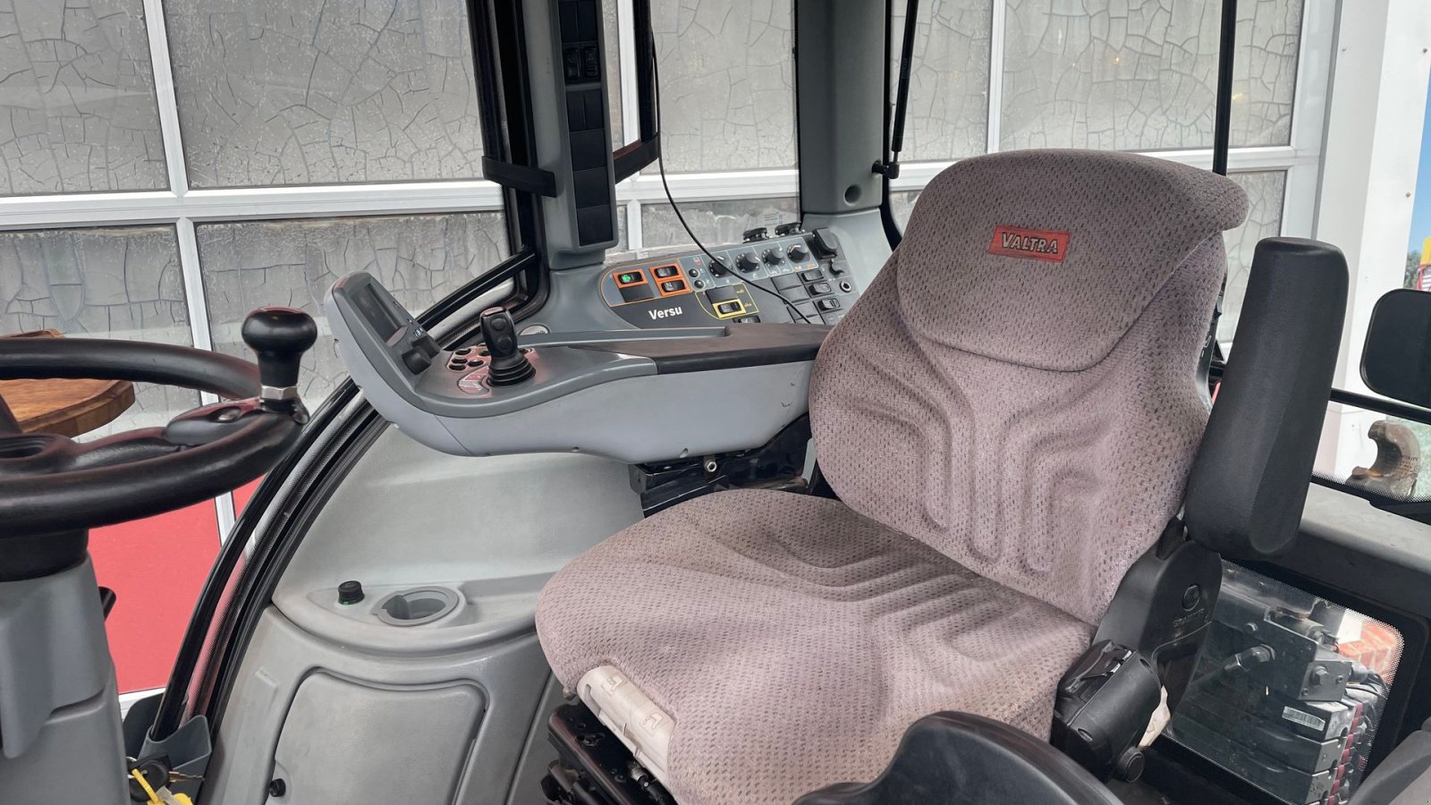 Traktor от тип Valtra T213 Versu Versu, Gebrauchtmaschine в Hobro (Снимка 5)