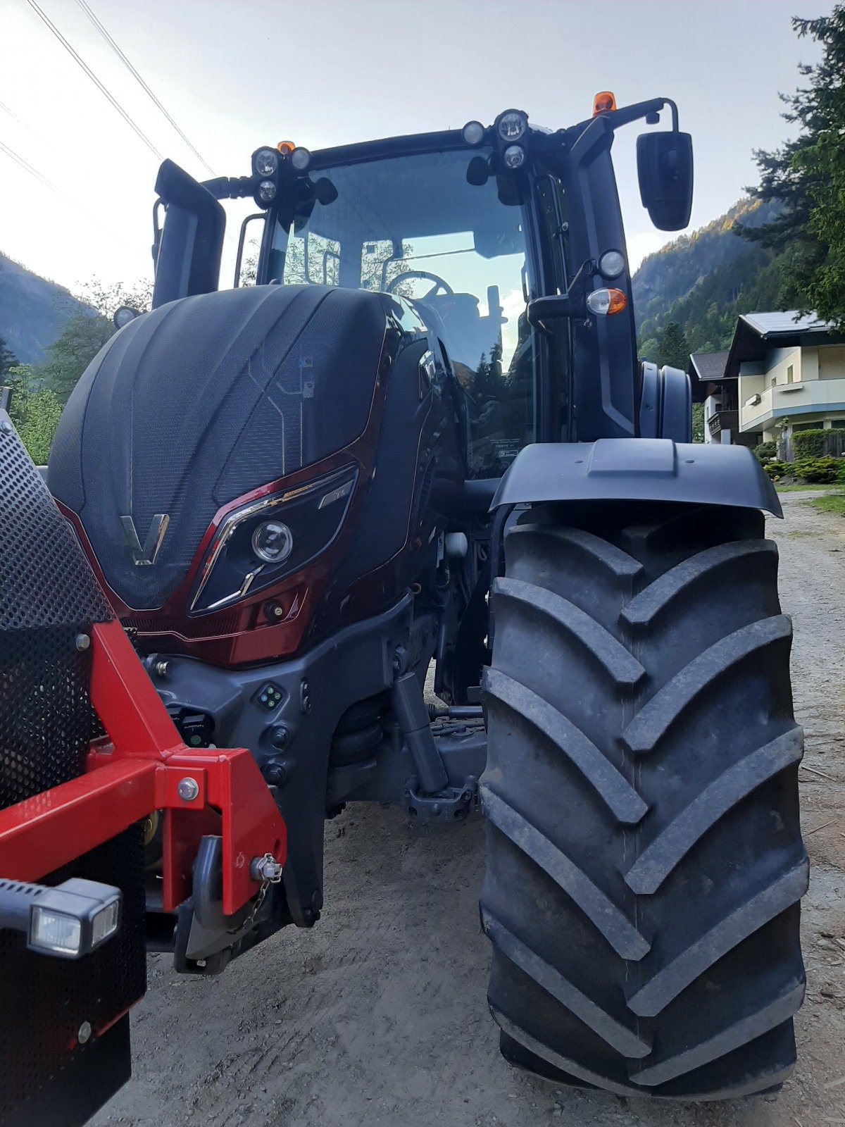 Traktor typu Valtra T214 A, Gebrauchtmaschine w Matrei in Osttirol (Zdjęcie 1)