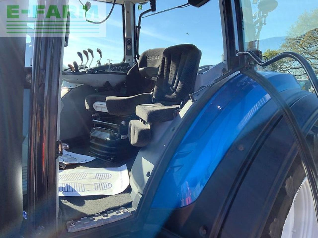 Traktor of the type Valtra t214 active tractor (st26241), Gebrauchtmaschine in SHAFTESBURY (Picture 18)