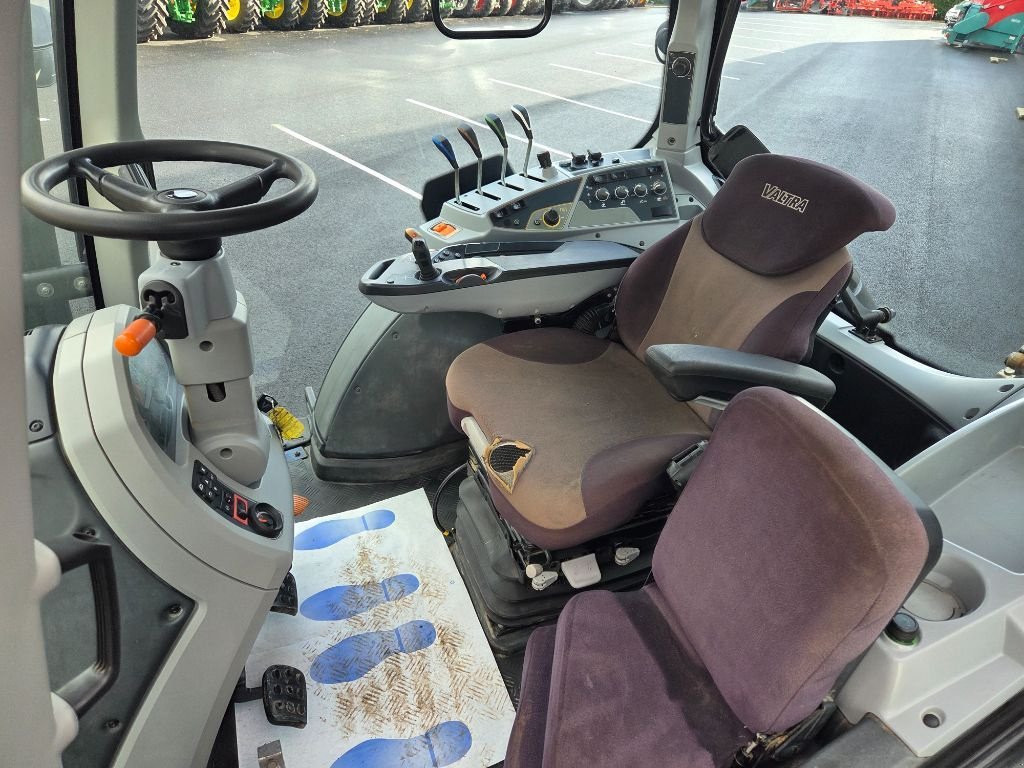 Traktor van het type Valtra T214 Active, Gebrauchtmaschine in BRECEY (Foto 8)